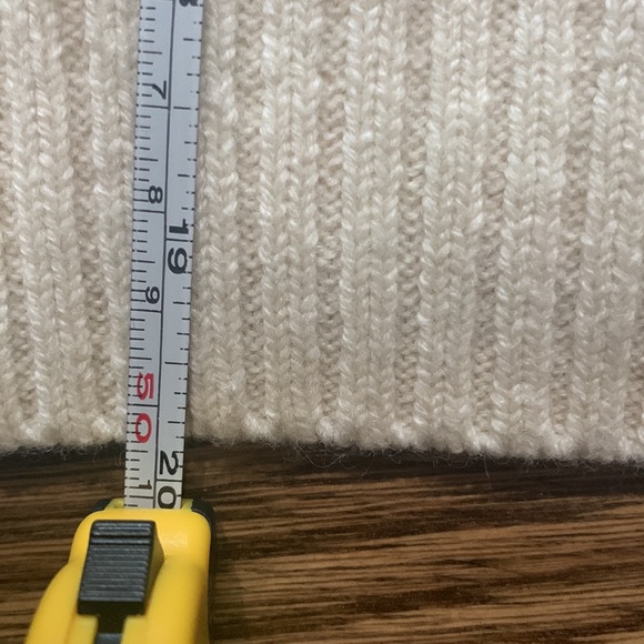 Cream Brook Brothers lambs wool sweater - Picture 6 of 7